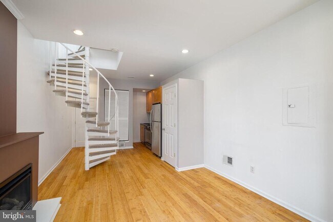 Building Photo - 744 S 22nd St