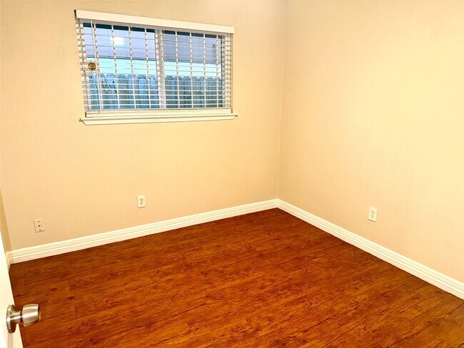 Building Photo - 2134 Rainy River Dr