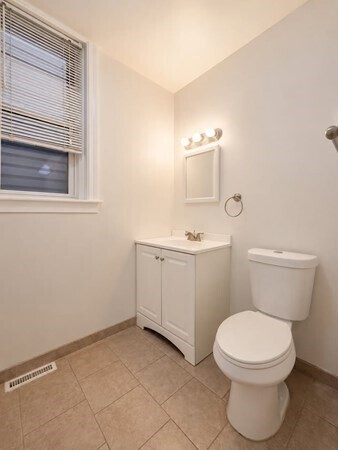 Building Photo - 128 Shawmut St