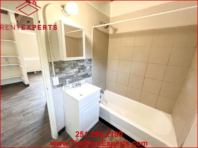 Building Photo - 226 Hildersheim Dr