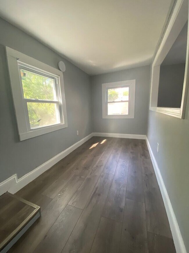 Building Photo - 53 Orlando St