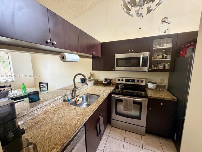 Building Photo - 1012 Coral Club Dr