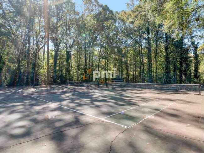 Building Photo - 3083 Colonial Way