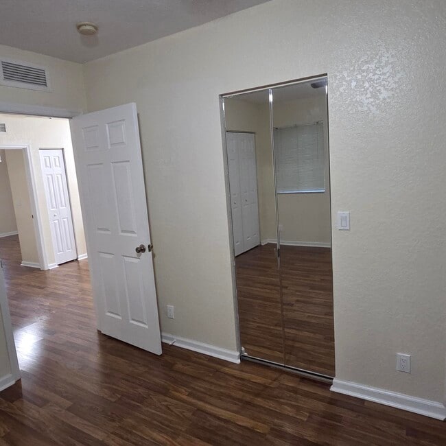 Building Photo - 2791 S Evergreen Cir