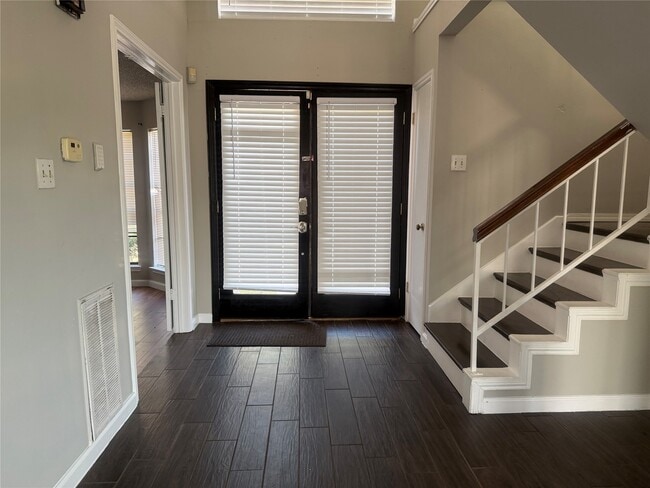 Building Photo - 13811 Purplemartin St