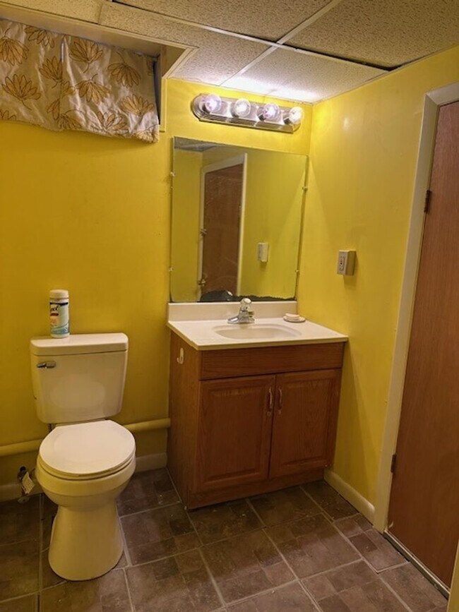 Building Photo - 2020 Chestnut St