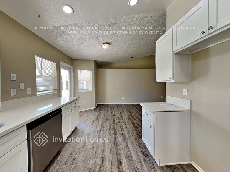 Building Photo - 30957 Greensboro Dr