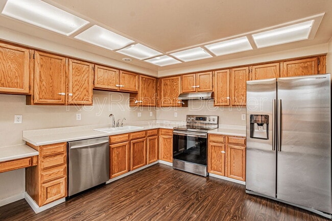 Building Photo - 14129 E Warren Pl