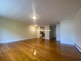 Building Photo - 212 Kent St