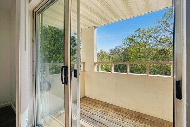 Building Photo - 1132 Morraine View Dr