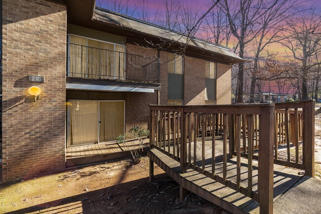 Building Photo - 216 Orchard Trace Ln