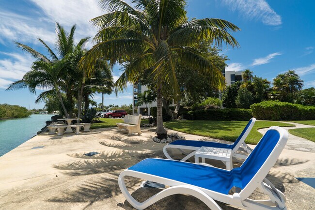 Building Photo - 7101 Gulf of Mexico Blvd