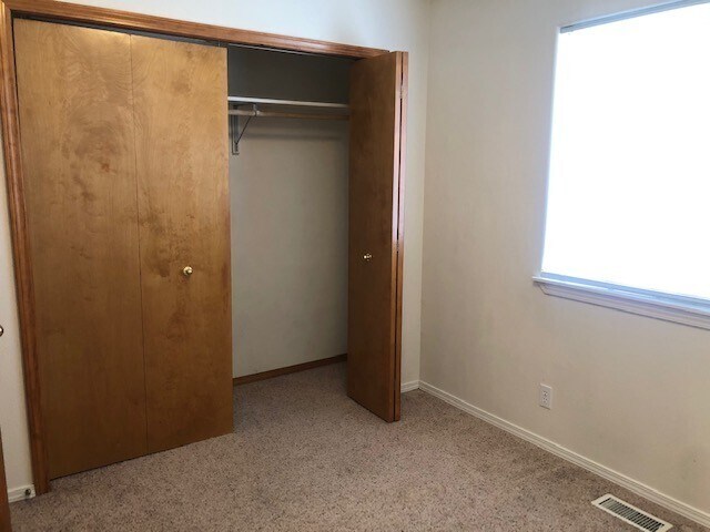 Building Photo - Available NOW! 3bed/2bath Home in Southeast Boise