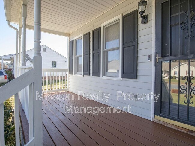 Building Photo - 7412 Pineleaf Dr