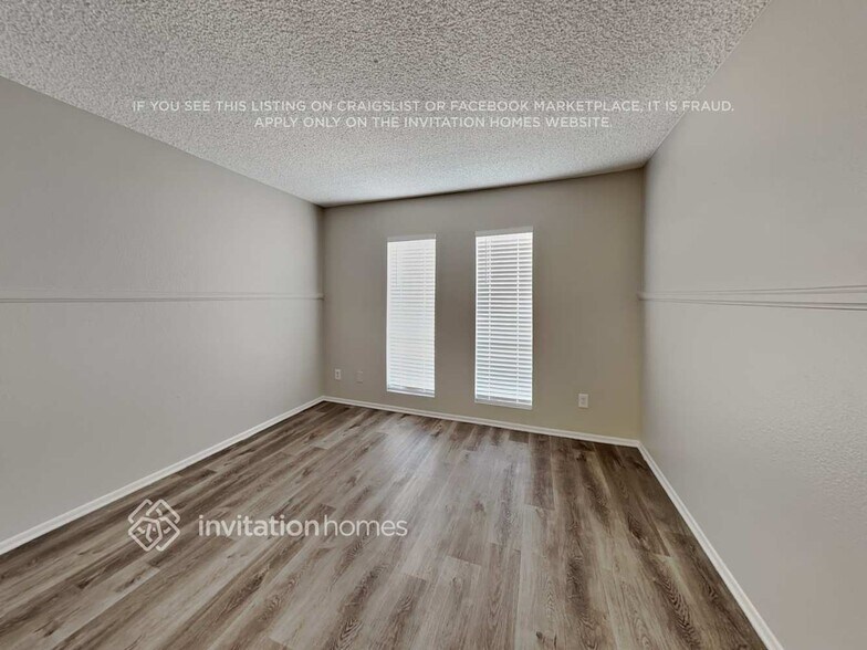 Building Photo - 4507 W Gardenia Ave