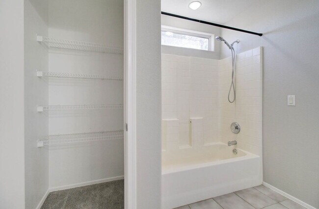 Building Photo - 5945 N 73rd Dr