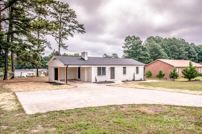 Building Photo - 4892 NC-16