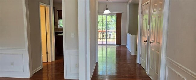 Building Photo - 3630 Stoneham Dr NW