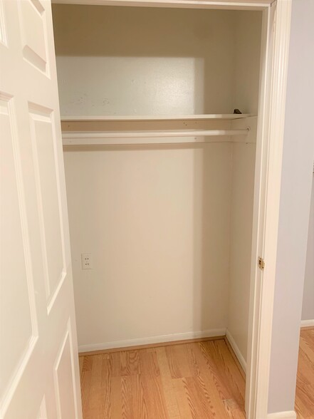 Closet - 2nd bedroom - 1135 W 41st St, 1E