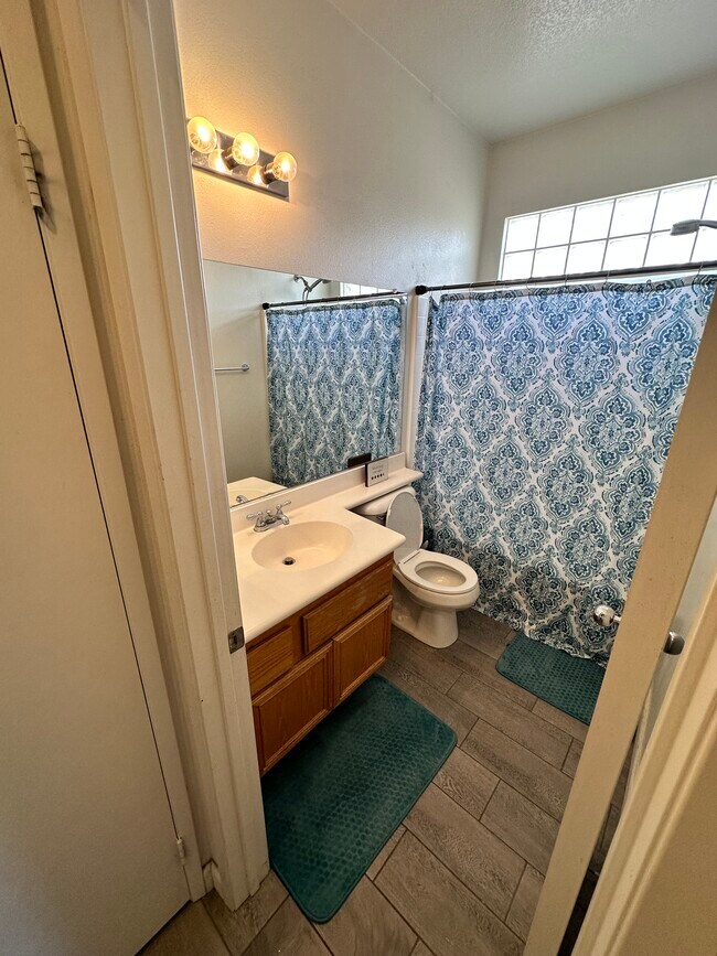 Building Photo - 40569 Morris St