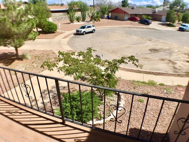 Building Photo - 6416 Pizarro St