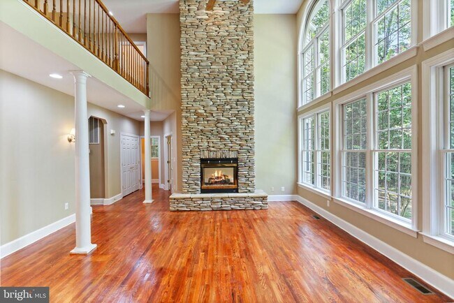 Building Photo - 45105 Mill Creek Way
