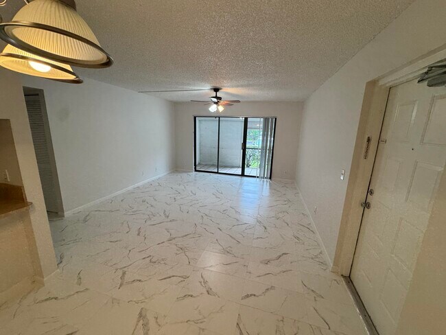 Building Photo - 1111 Green Pine Blvd