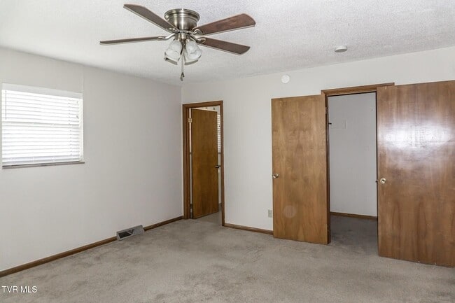 Building Photo - 3655 W Allens Bridge Rd