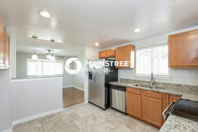 Building Photo - 4 Bedroom Pet-Friendly Home in DENVER, CO ...