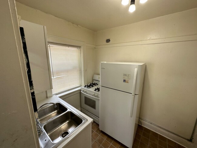 Interior Photo - 4720 N 37th St. (8 Unit)