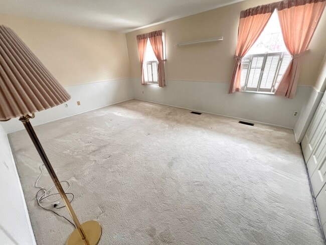Building Photo - Beautiful Home - 3 Bedroom 2.5 Bathroom - ...