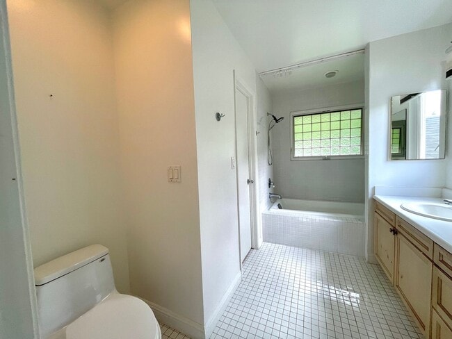 Building Photo - Ahuimanu - Kaneohe - 4 bedrooms, 2.5 bathrooms