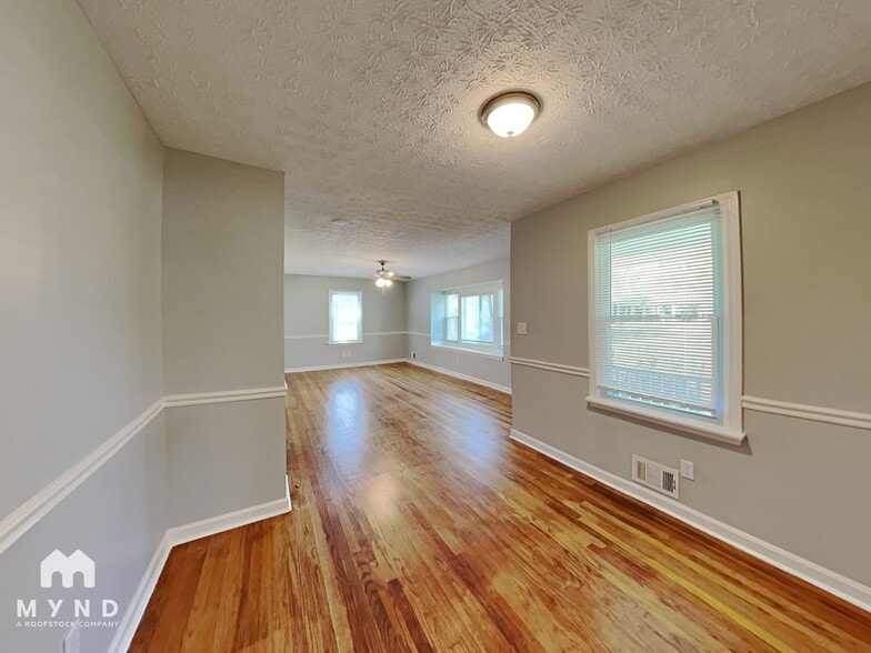 Building Photo - 355 Kemolay Rd SW