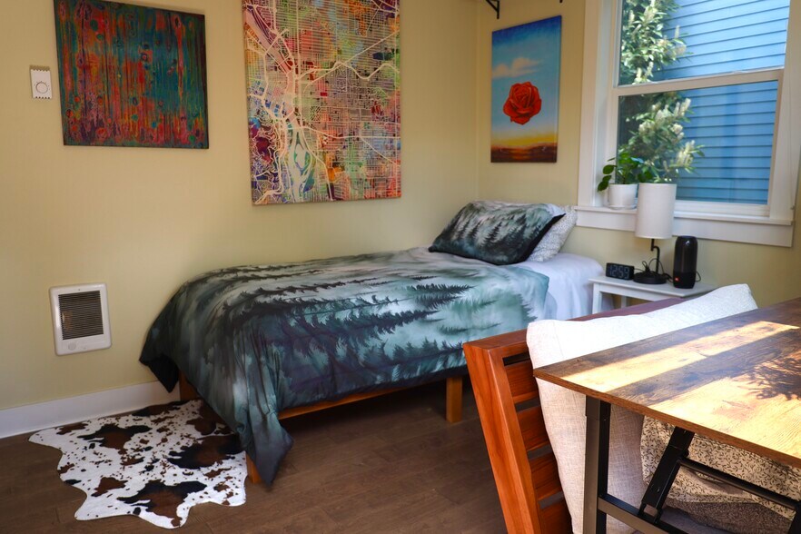 Building Photo - 712 SE 42nd Ave