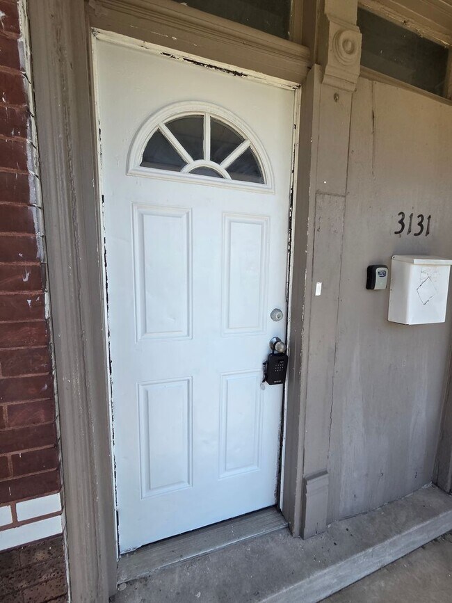 Building Photo - 3129-31 Keokuk St.