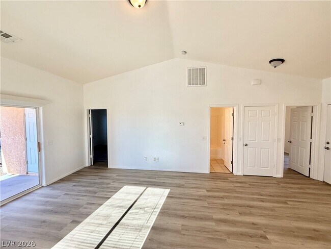 Building Photo - 1070 S Potro Ave
