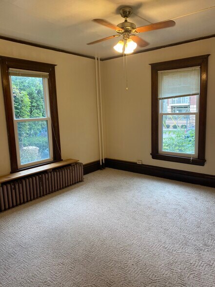 Building Photo - 112 S Mills St