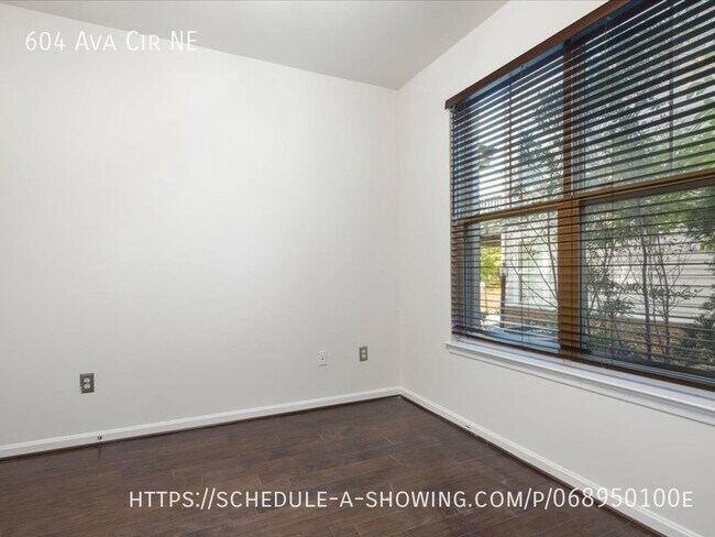 Building Photo - 604 Ava Cir NE