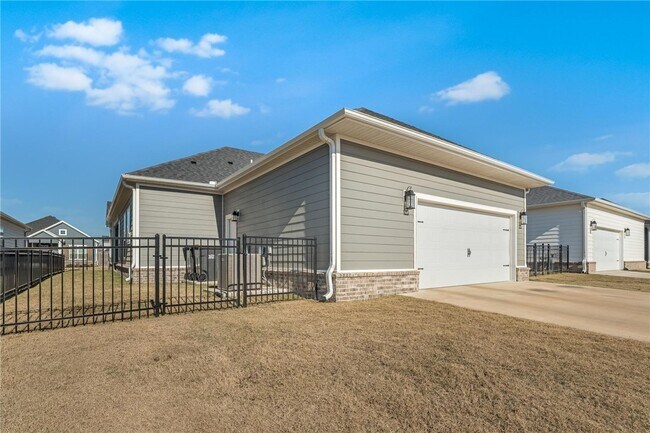 Building Photo - 6807 Autumn Ave