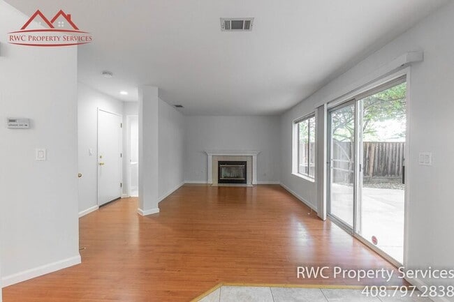 Building Photo - 1459 Chavez Way