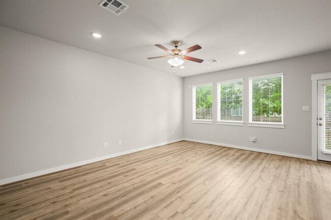 Building Photo - 602 Caterpillar Ln