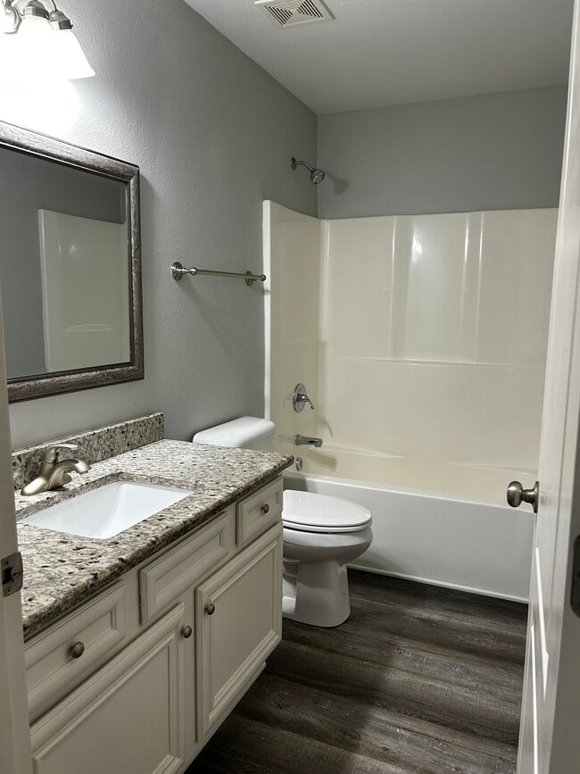 Building Photo - 210-210 Hidden Meadows Dr