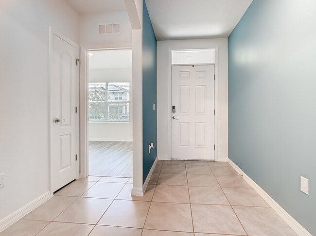 Building Photo - 3348 Perennial Ln