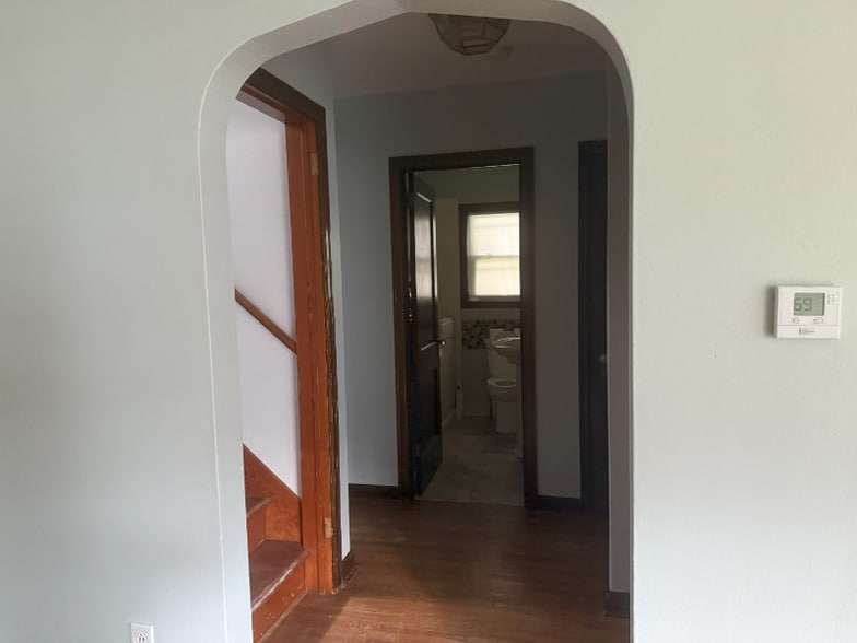 Building Photo - 50 S Washington St