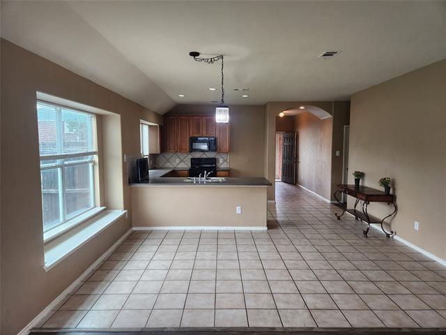 Building Photo - 13520 Valley Mills Dr