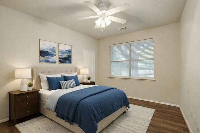 Building Photo - 18422 Auburn Woods Dr