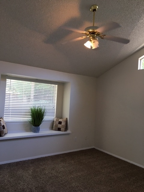 Building Photo - APPLY FOR THIS MOVE IN READY HOME NOW!