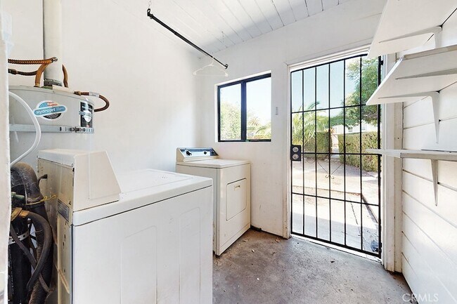 Building Photo - 1250 Stafford St