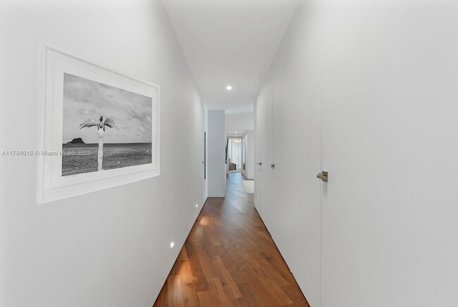 Building Photo - 1300 Monad Ter