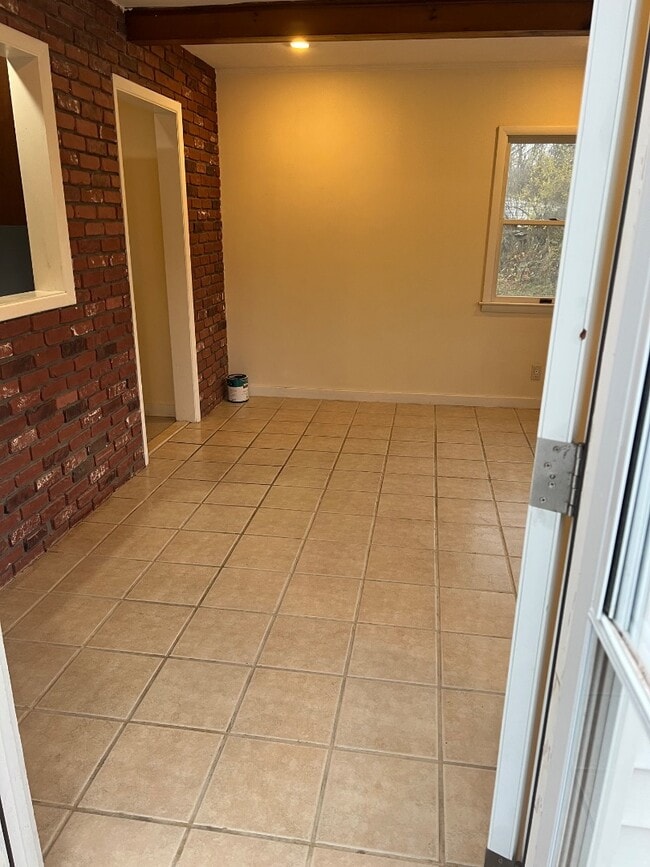 Building Photo - 19 Bennett Rd